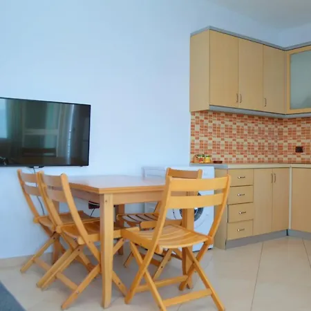 Sea View Apartments-qeparo Lägenhet